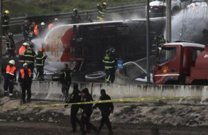 Suman cuatro muertos y 90 heridos por explosión de pipa en el puente de La Concordia