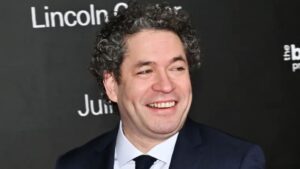 Gustavo Dudamel defiende la ópera y el ballet tras las críticas de Timothée Chalamet