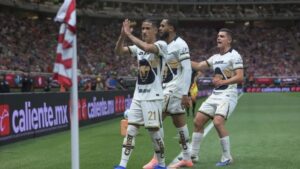 Uriel Antuna se disculpa con aficionados de Chivas: “Un club tan grande merece respeto”