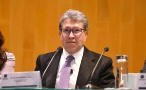 Monreal elogia a Luisa María Alcalde ante posible salida de Morena