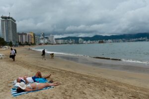 México prevé más ciclones en el Pacífico y calor intenso este verano