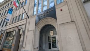 La teoría de conspiración que puso bajo la lupa de Estados Unidos a los consulados mexicanos