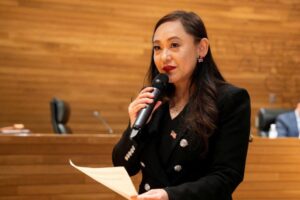Alcaldesa de California se declara culpable de ser agente bajo las órdenes de China