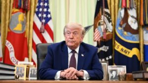 Donald Trump critica el “antipatriótico” voto en la Cámara Baja para limitar la guerra en Irán