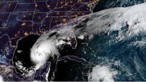 ¡Isaías ya es huracán! Afectará a Quintana Roo con lluvias de hasta 75 mm, rachas de 70 km/h y oleaje de 2 metros