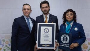 ¡Metro de CdMx tiene récord Guinness! ‘Apoteosis’, el mural holográfico más grande del mundo